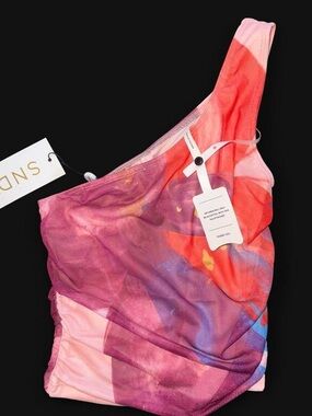 NWT SNDYS multicoloured floral one shoulder top Size XXS